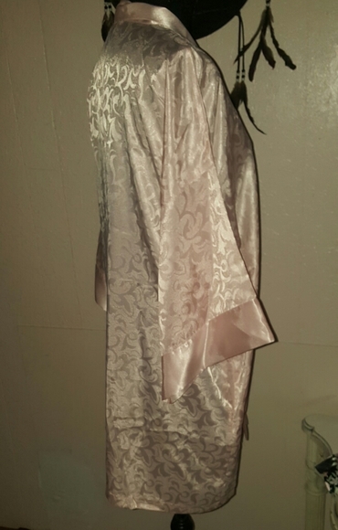 Victoria Secret Vintage Pink Lingerie Robe - Picture 2 of 7